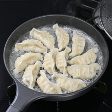 画像をギャラリービューアに読み込む, 冷凍餃子フライパンチャレンジから生まれたフライパン (IH対応) 4w1h