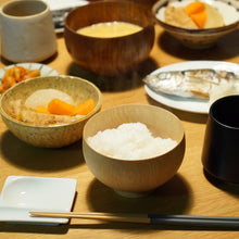 画像をギャラリービューアに読み込む, 石川県・山中の精度の高いろくろ挽きによって生まれる木のお椀