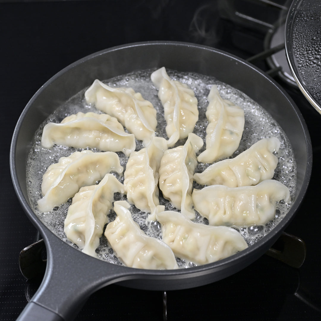 冷凍餃子フライパンチャレンジから生まれたフライパン (IH対応) 4w1h