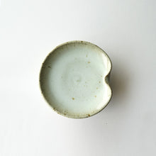 画像をギャラリービューアに読み込む, 箸置き小皿 [りんご灰]
