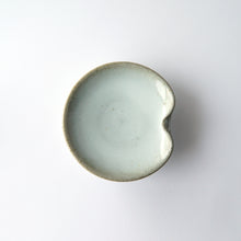 画像をギャラリービューアに読み込む, 箸置き小皿 (白りんご) [栃木]
