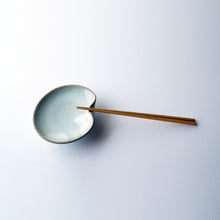 画像をギャラリービューアに読み込む, 箸置き小皿 (白りんご) [栃木]
