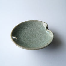 画像をギャラリービューアに読み込む, 箸置き小皿 (透明) [栃木]
