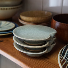 画像をギャラリービューアに読み込む, 箸置き小皿 (透明) [栃木]
