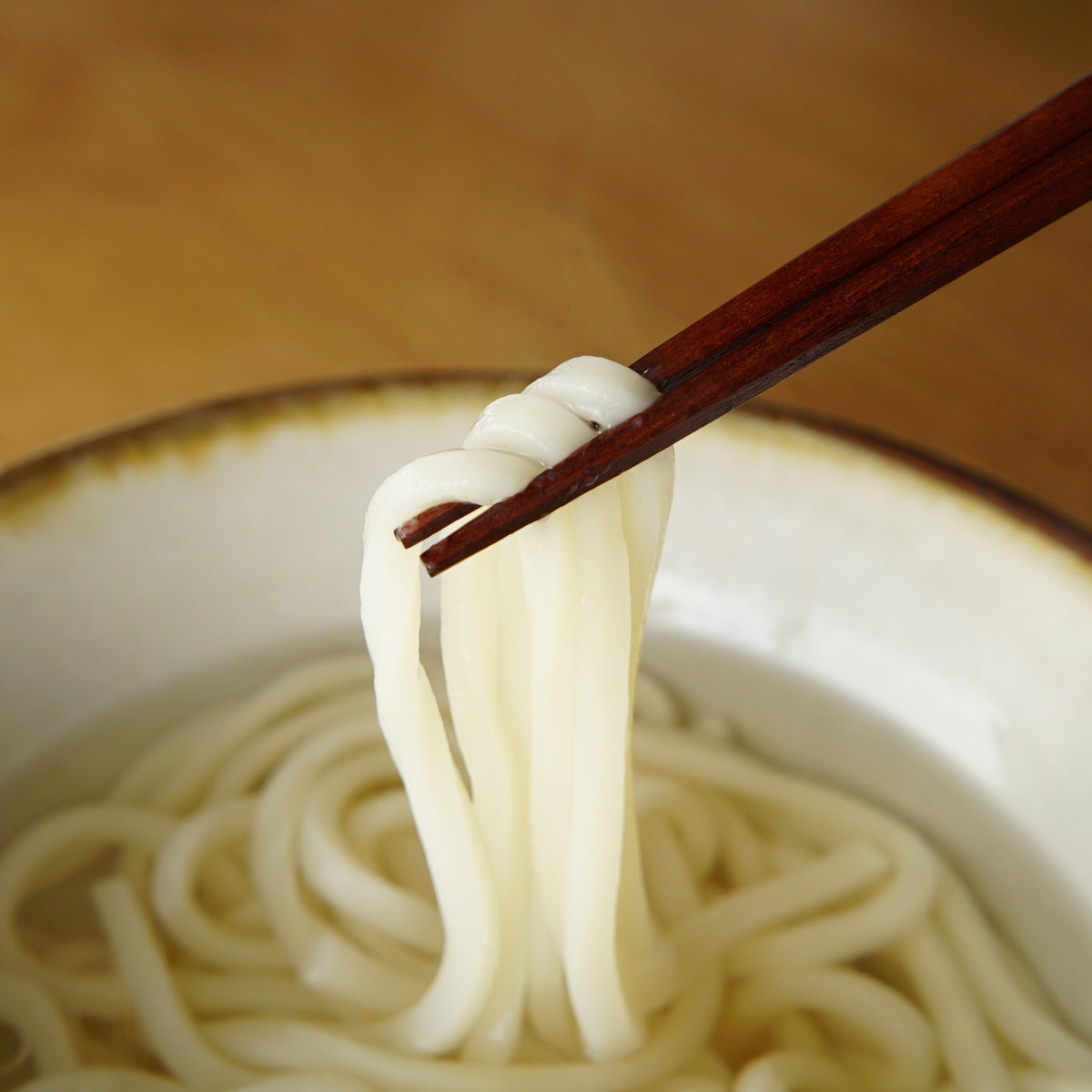 こんにゃくもしっかりつまめる万能八角箸