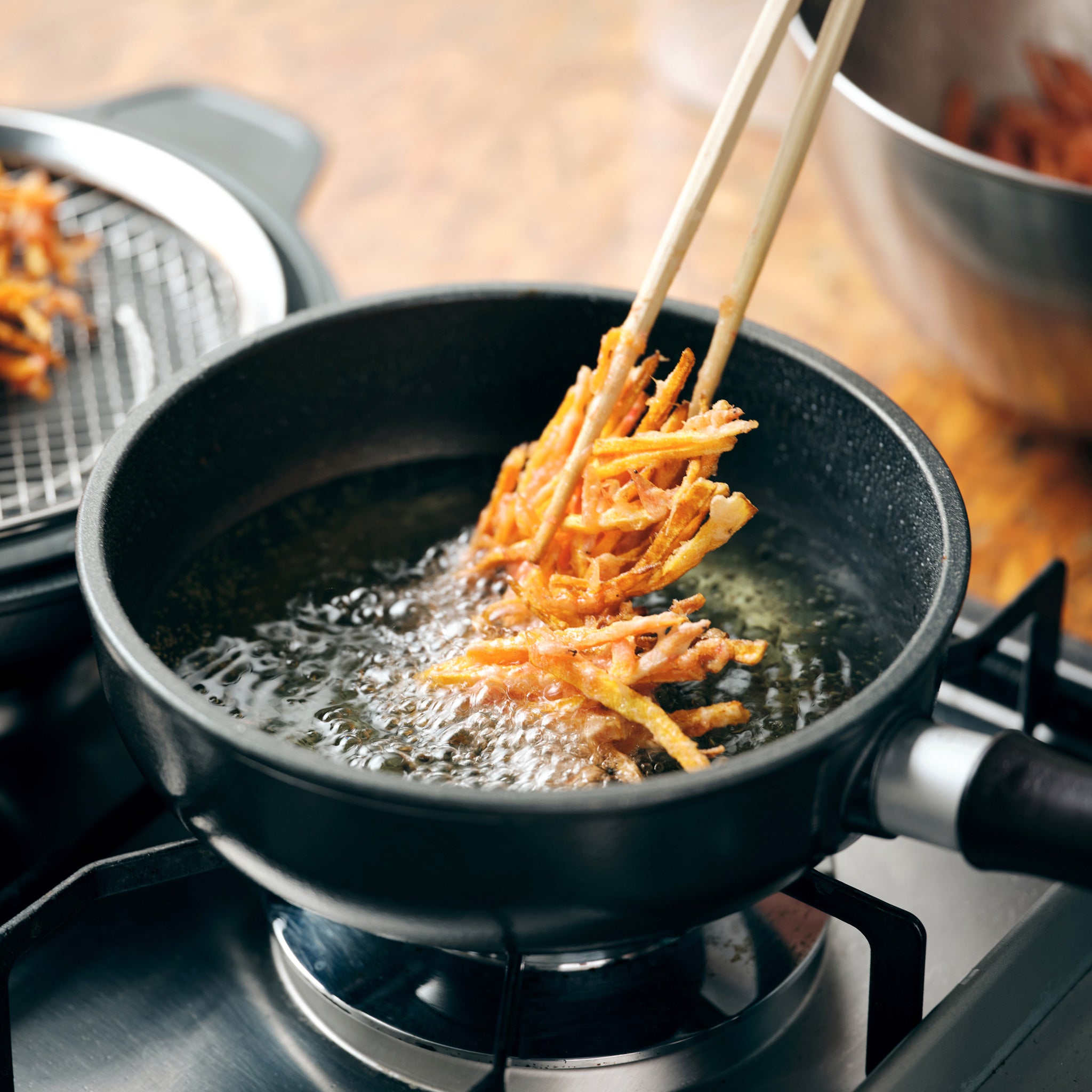 味わい鍋 片手鍋18cmは (1.4L / 2合サイズ) 無水調理や炒める、煮る