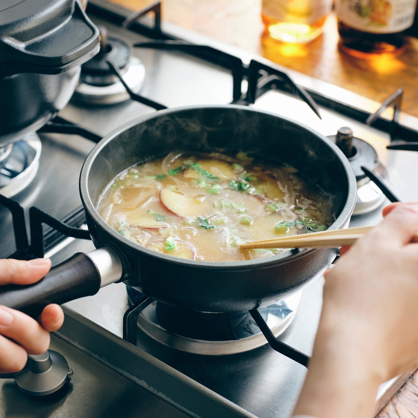 味わい鍋の片手18cmでお味噌汁