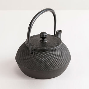鉄瓶 7型アラレ(IH対応) 900ml 【岩手県】