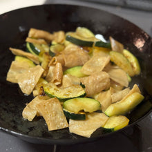 画像をギャラリービューアに読み込む, 鍛冶屋がつくる鉄フライパン 【近藤製作所×暮らしと道具 forum】
