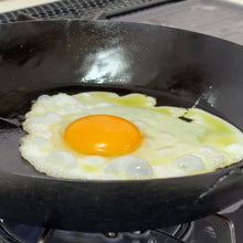 画像をギャラリービューアに読み込む, 鍛冶屋がつくる鉄フライパン 【近藤製作所×暮らしと道具 forum】
